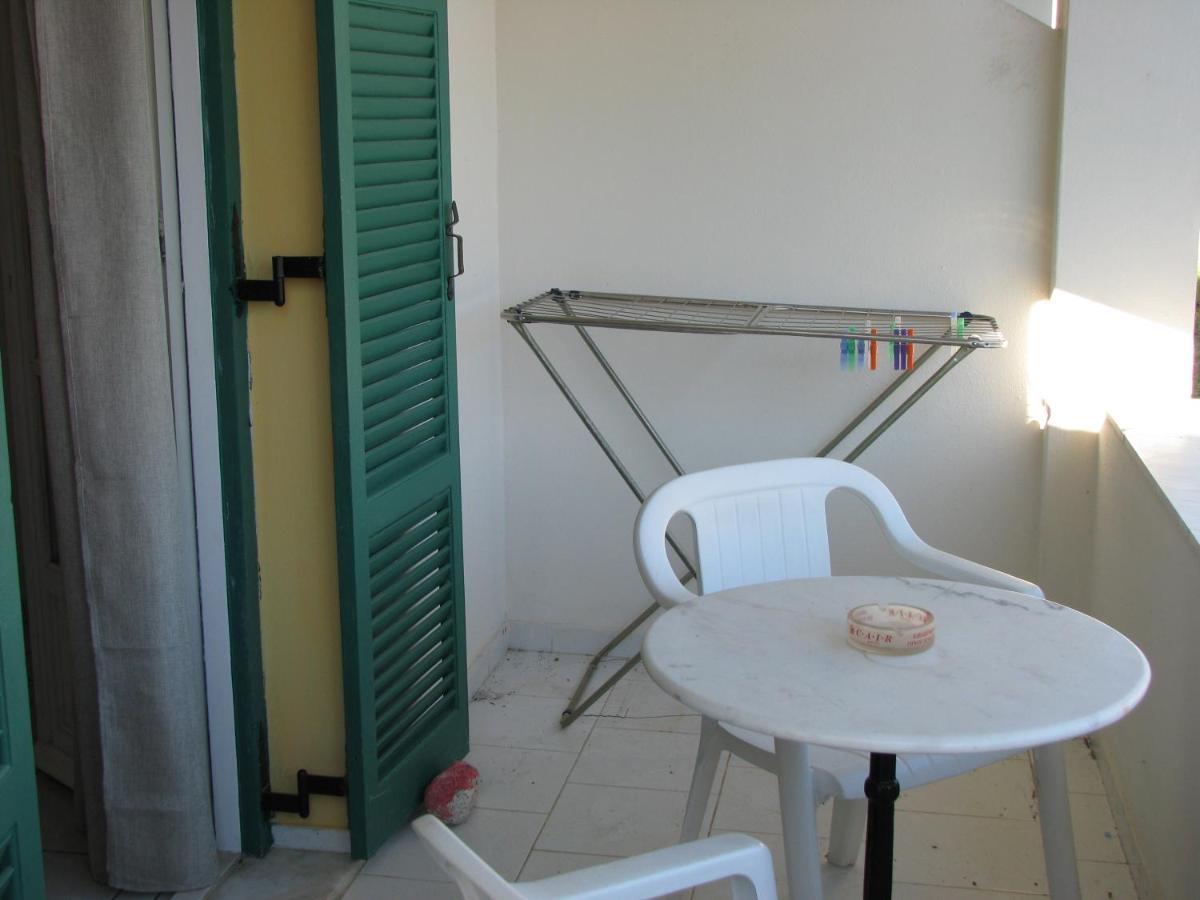 Dolphin Apt & Studios -Near The Beach Apartament *