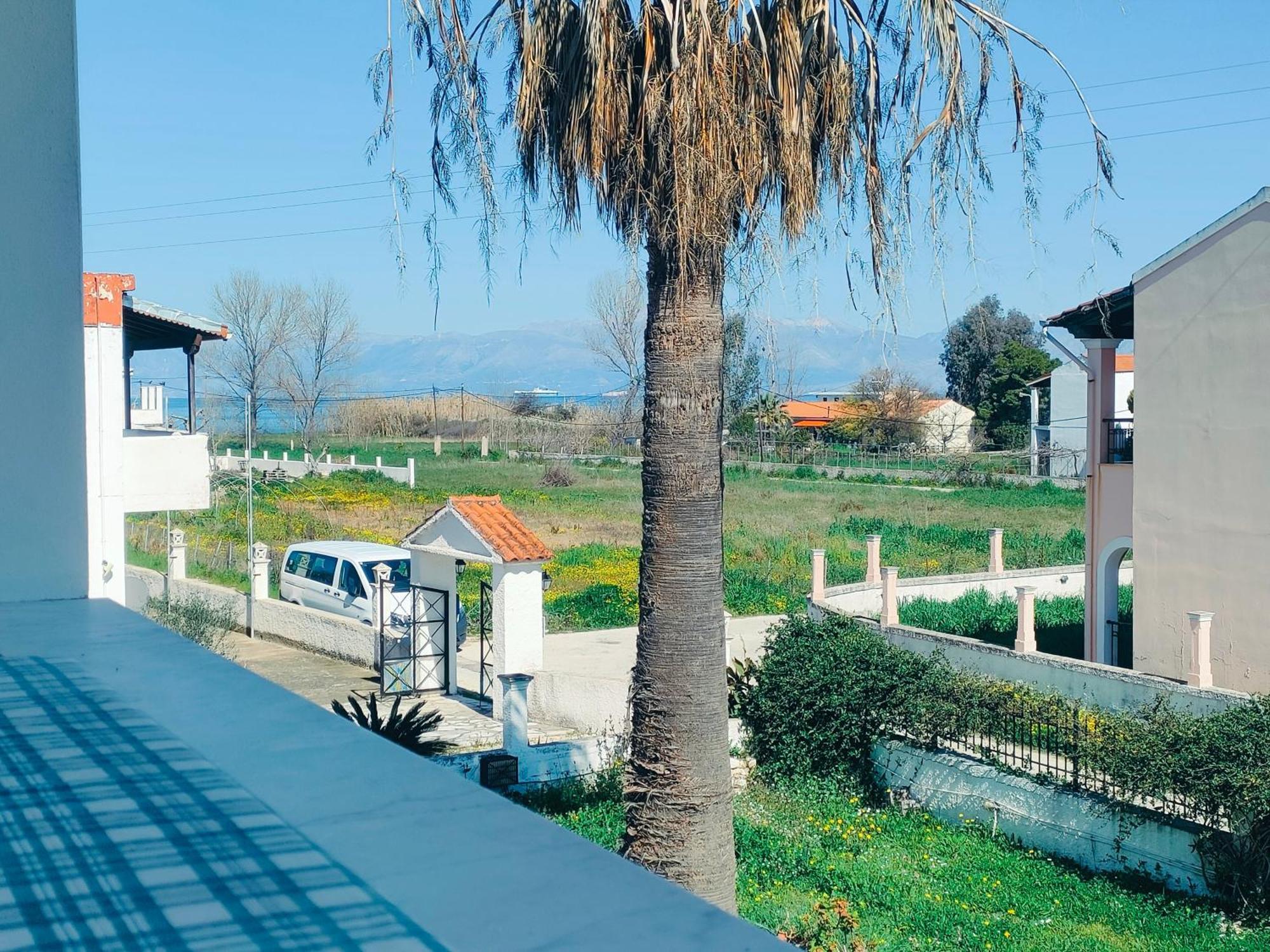 Dolphin Apt & Studios -Near The Beach