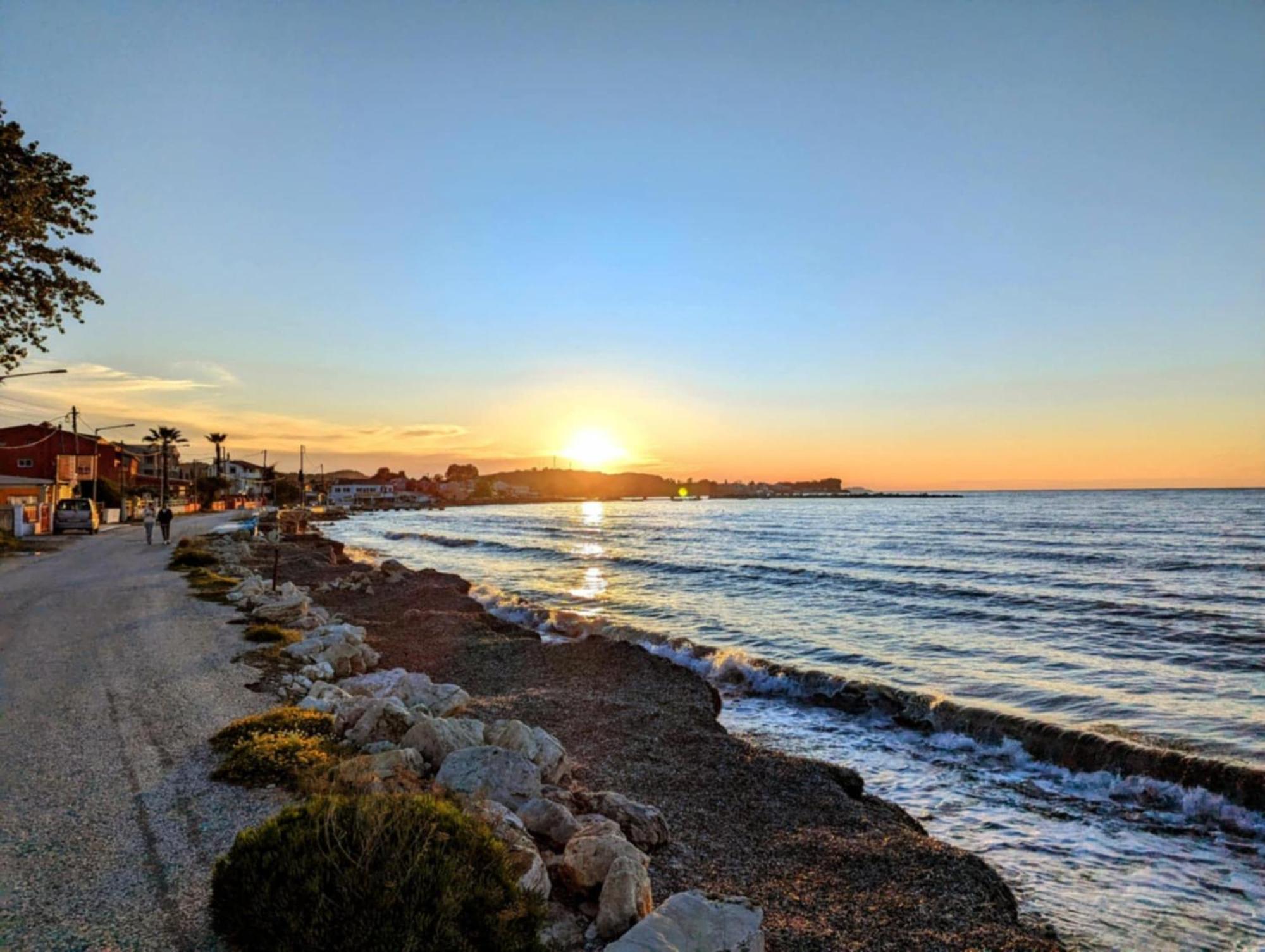 Διαμέρισμα Dolphin Apt & Studios -Near The Beach Ρόδα