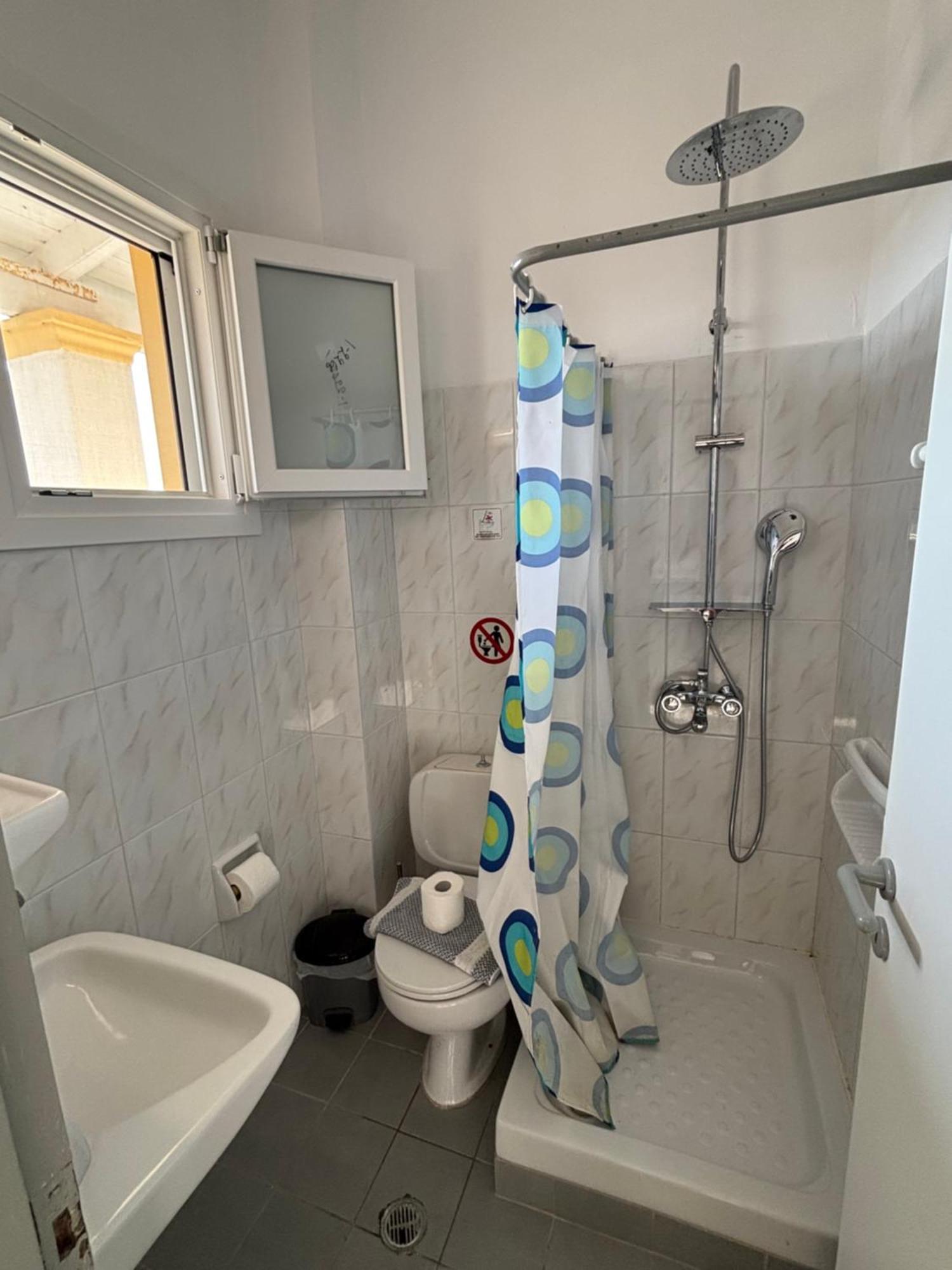 Dolphin Apt & Studios -Near The Beach *